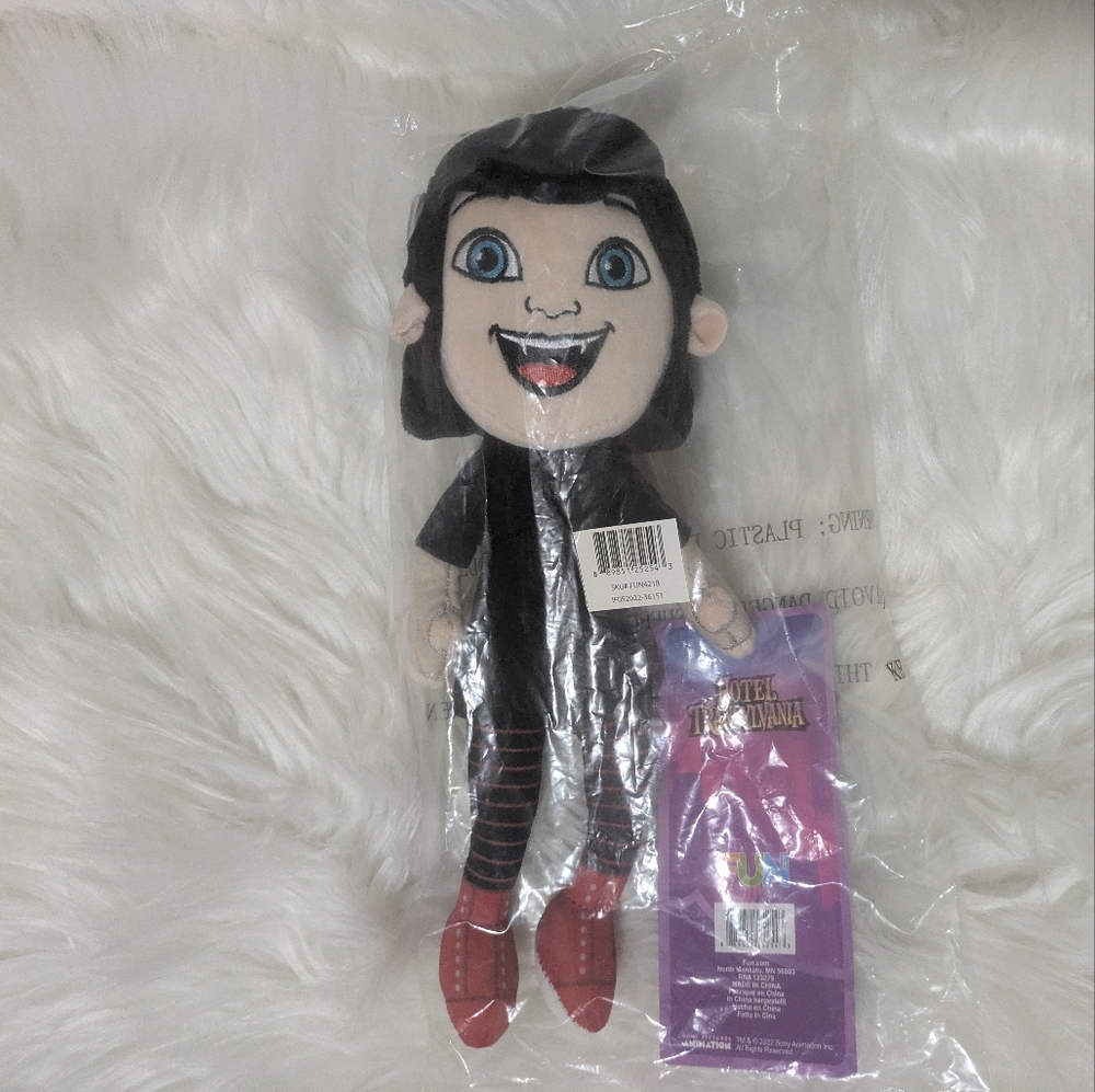 Hotel Transylvania Mavis 11" Plush Stuffed Toy Black and Red New! - Picture 5 of 5